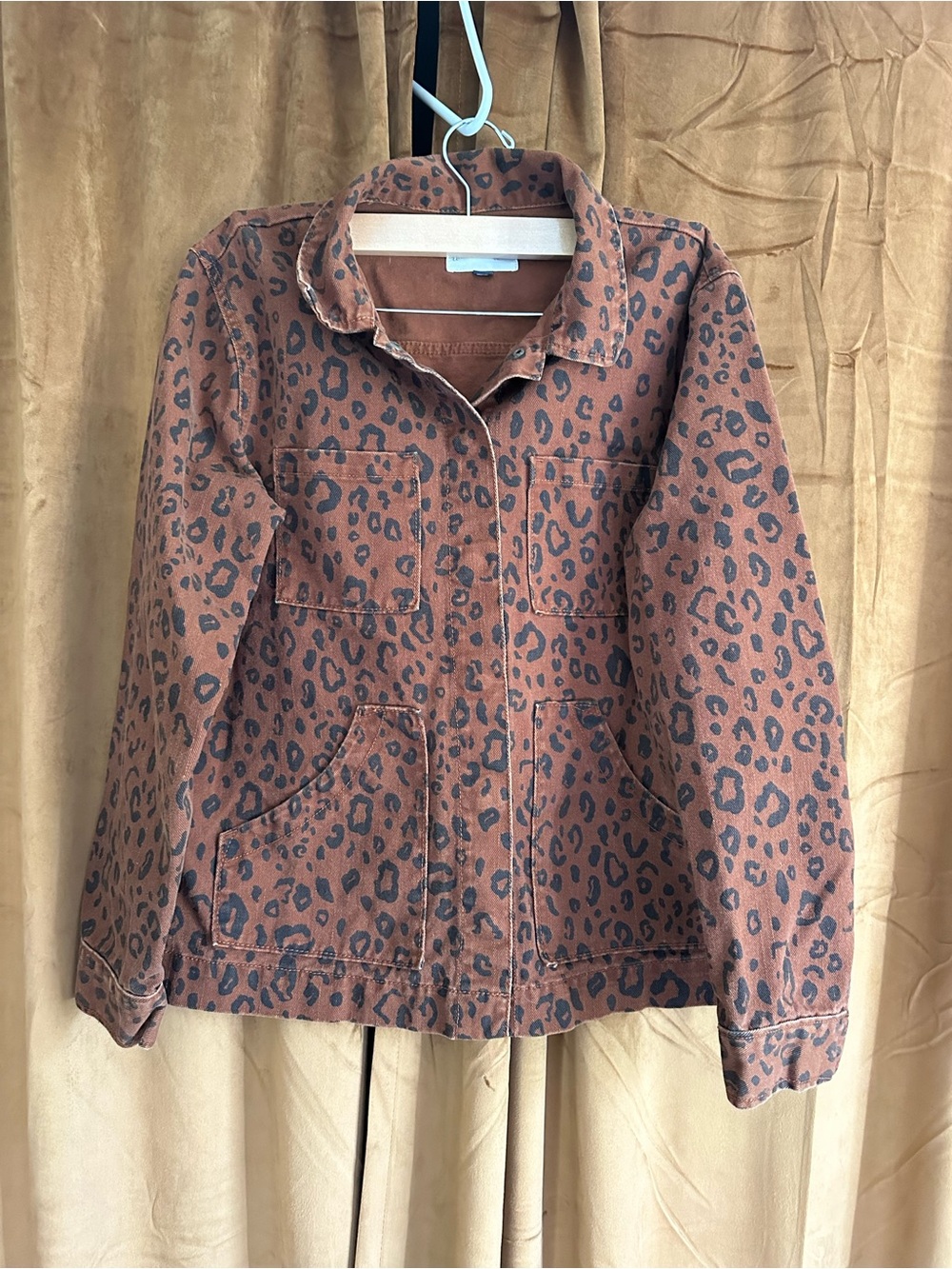 Universal Thread Leopard Print Jean Jacket in Rust